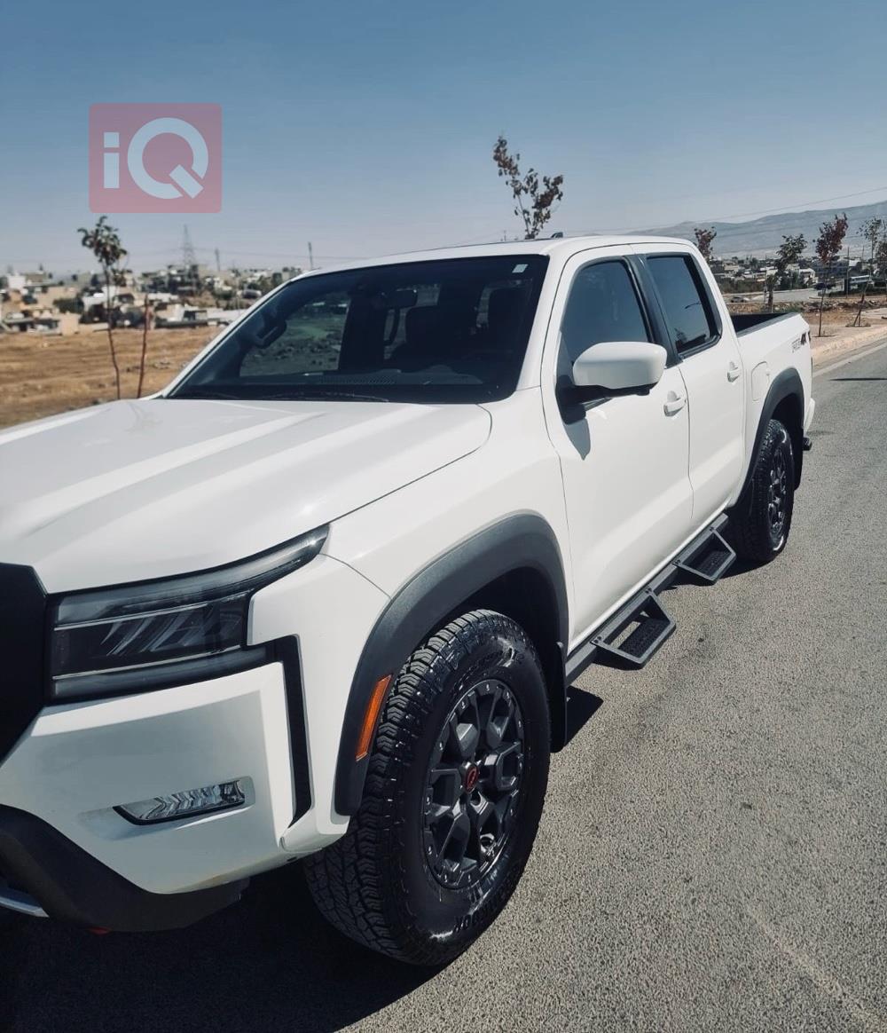 نيسان فرونتر